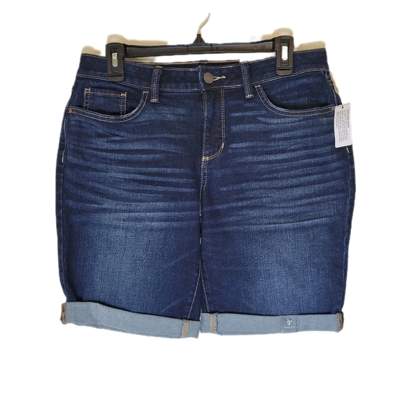 a.n.a Pants - NWT Women's a.n.a Jean Shorts Sze 10